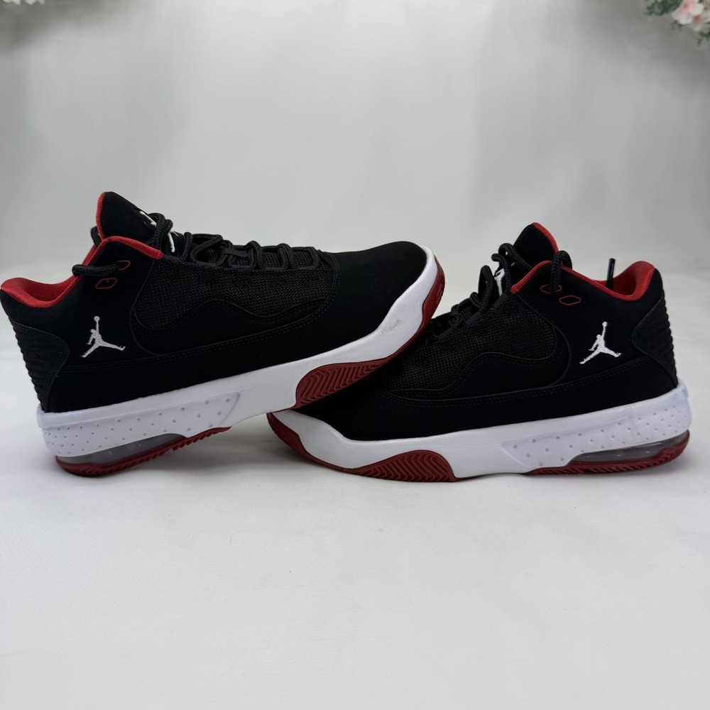 Nike Air Jordan Max Aura 2 Black Gym Red White CN8094-016 Size 5.5Y